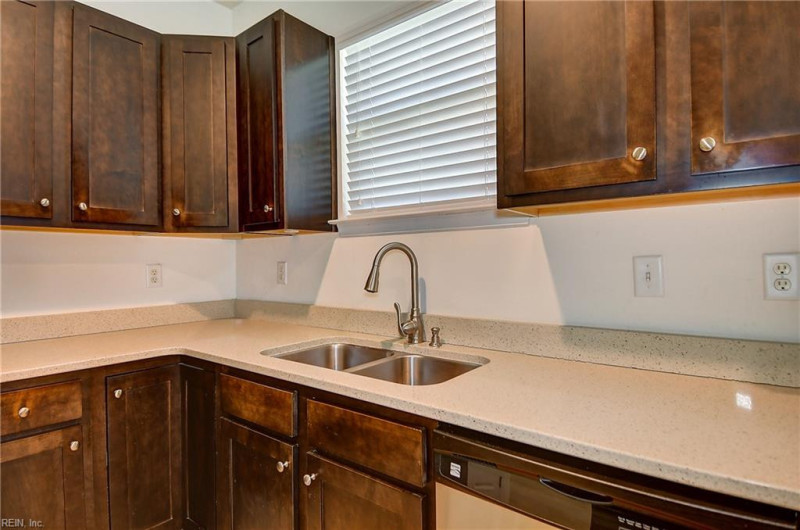 Photo 5 of 40 residential for sale in Chesapeake virginia