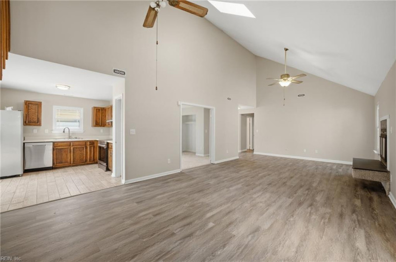 Photo 13 of 47 residential for sale in Virginia Beach virginia