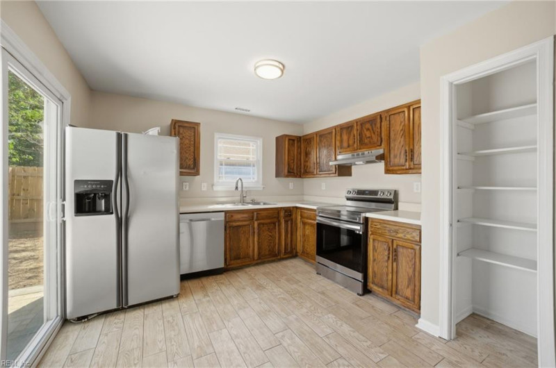 Photo 15 of 47 residential for sale in Virginia Beach virginia
