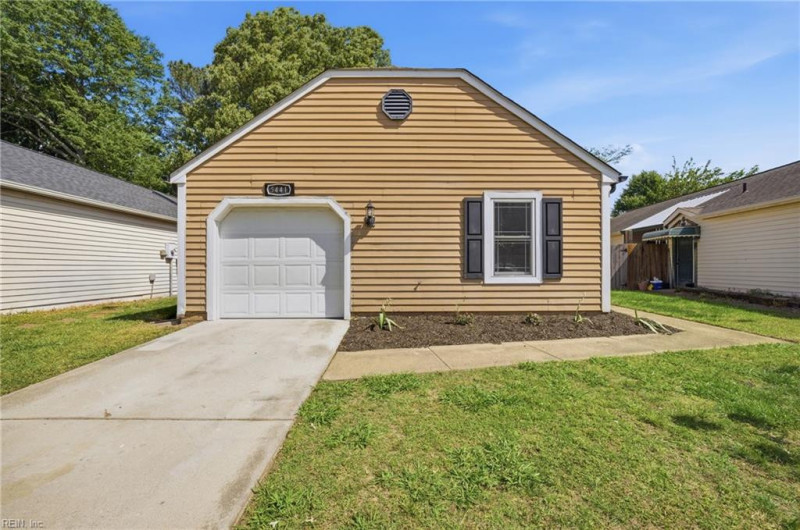 Photo 4 of 47 residential for sale in Virginia Beach virginia