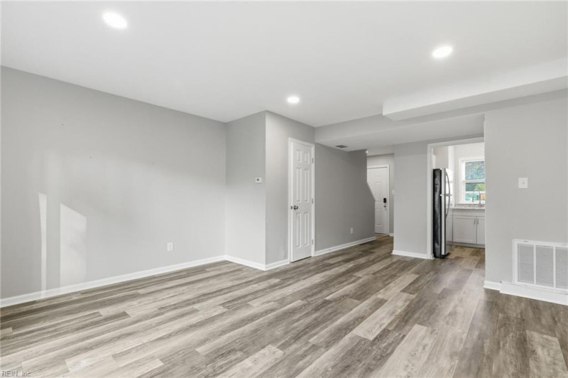 Photo 4 of 15 residential for sale in Newport News virginia