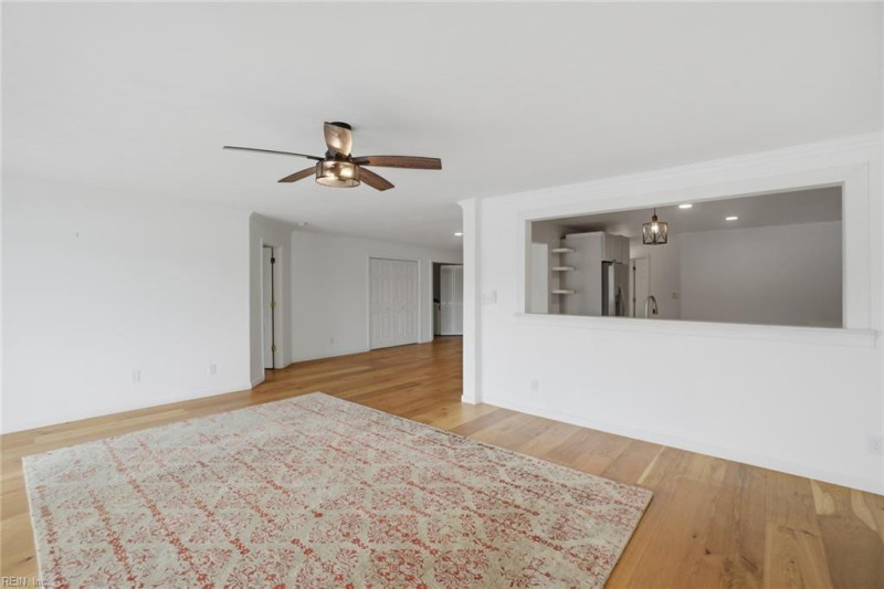Photo 10 of 33 residential for sale in Chesapeake virginia