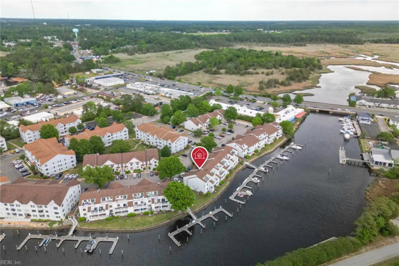 Photo 2 of 33 residential for sale in Chesapeake virginia