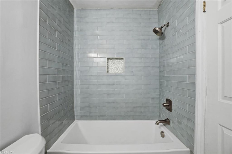 Photo 22 of 33 residential for sale in Chesapeake virginia