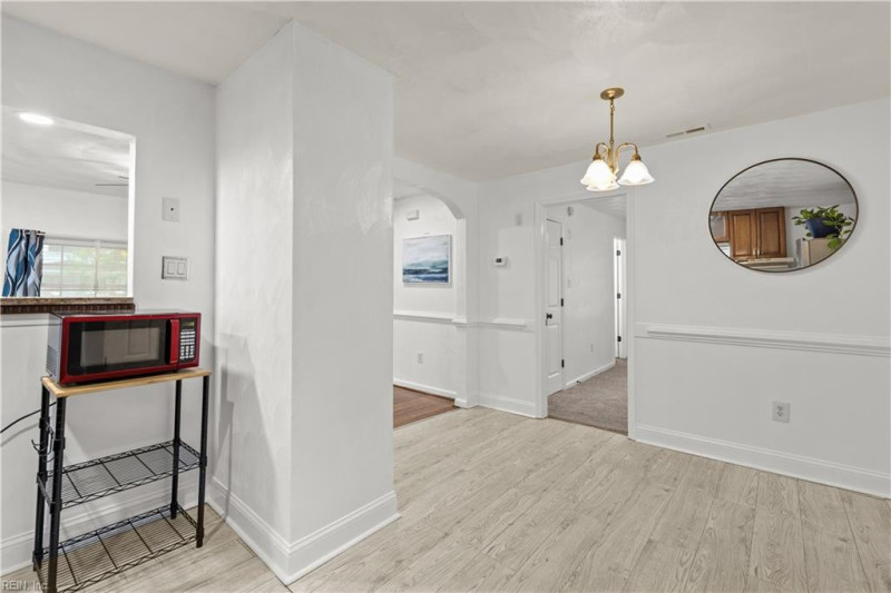 Photo 13 of 28 residential for sale in Portsmouth virginia
