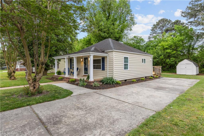 Photo 23 of 28 residential for sale in Portsmouth virginia