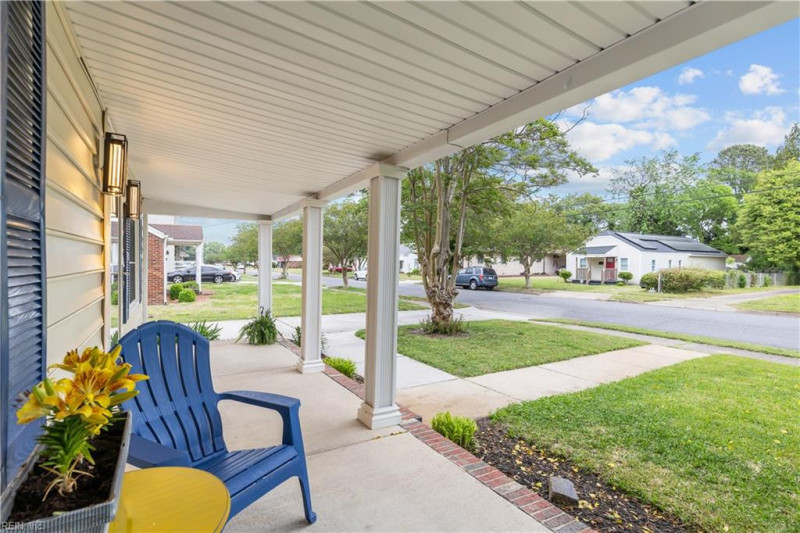 Photo 4 of 28 residential for sale in Portsmouth virginia