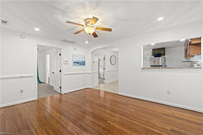 Photo 6 of 28 residential for sale in Portsmouth virginia