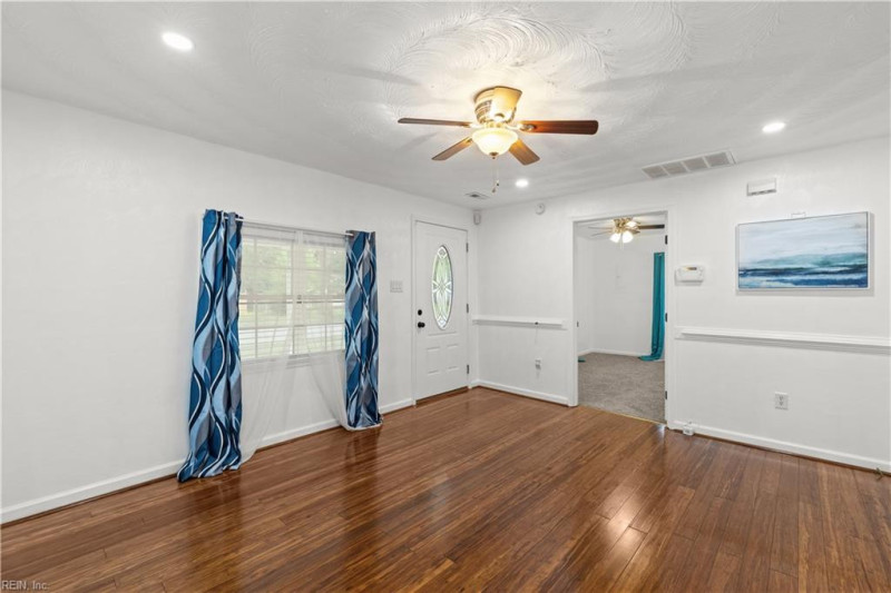 Photo 7 of 28 residential for sale in Portsmouth virginia