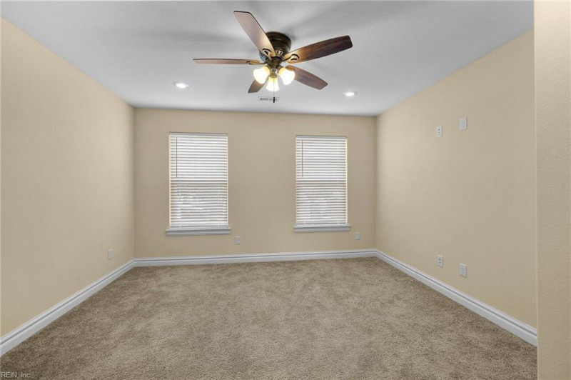 Photo 13 of 27 residential for sale in Hampton virginia
