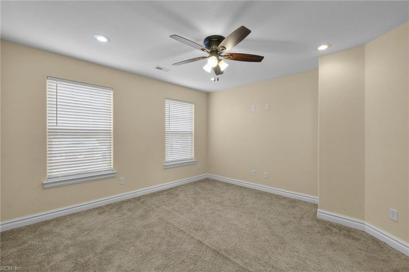 Photo 14 of 27 residential for sale in Hampton virginia