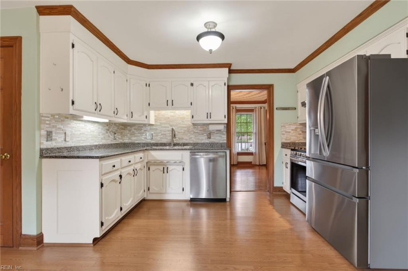 Photo 12 of 39 residential for sale in Chesapeake virginia