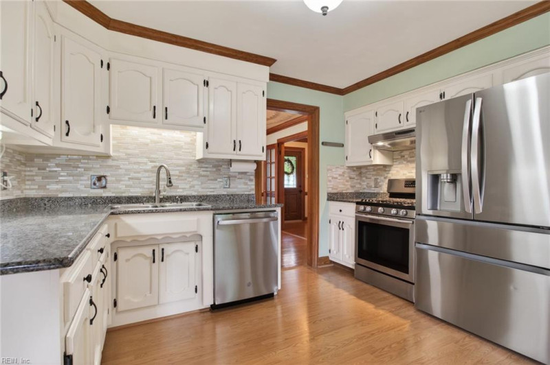 Photo 13 of 39 residential for sale in Chesapeake virginia