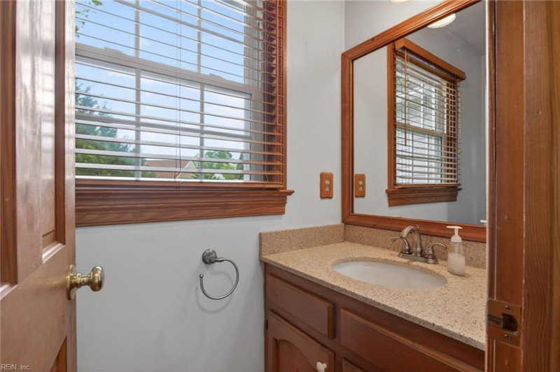Photo 15 of 39 residential for sale in Chesapeake virginia