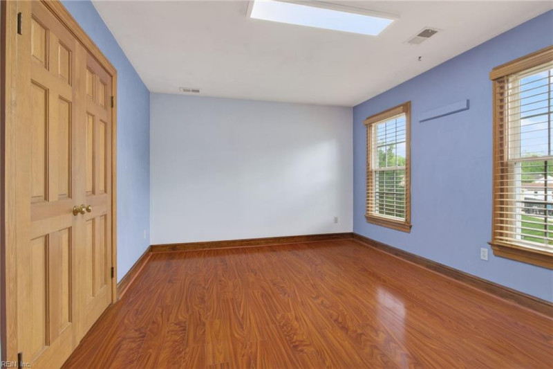 Photo 16 of 39 residential for sale in Chesapeake virginia