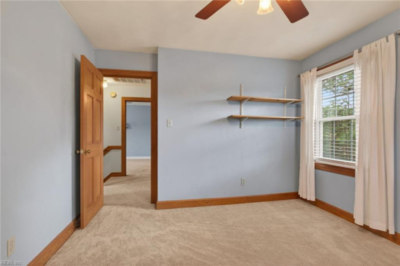 Photo 19 of 39 residential for sale in Chesapeake virginia
