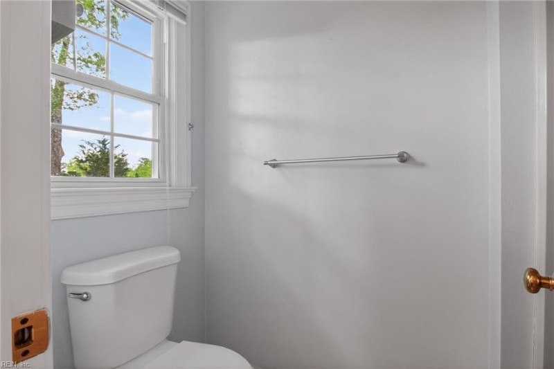 Photo 23 of 39 residential for sale in Chesapeake virginia