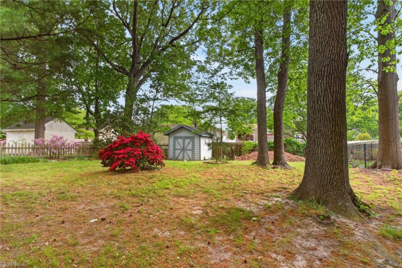 Photo 34 of 39 residential for sale in Chesapeake virginia