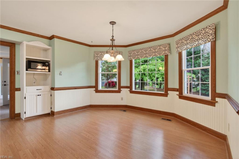 Photo 9 of 39 residential for sale in Chesapeake virginia