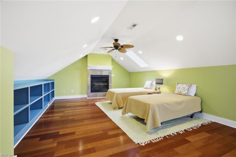 Photo 33 of 47 residential for sale in Norfolk virginia Photo 33 of 47 residential for sale in Norfolk virginia