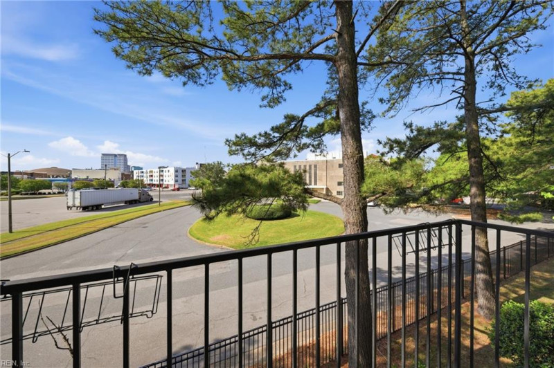 Photo 25 of 44 residential for sale in Norfolk virginia