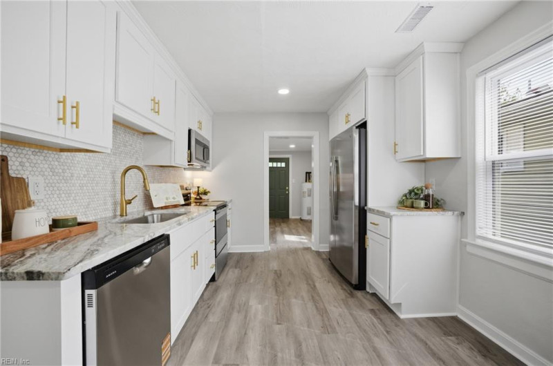 Photo 3 of 11 residential for sale in Newport News virginia