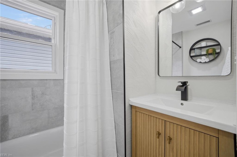 Photo 9 of 11 residential for sale in Newport News virginia