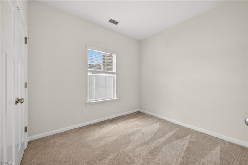 Photo 14 of 35 residential for sale in Suffolk virginia