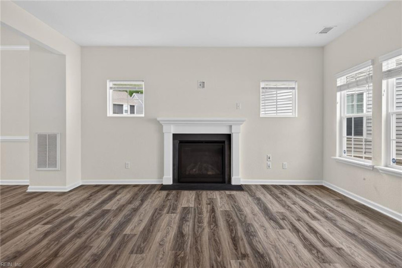 Photo 8 of 35 residential for sale in Suffolk virginia
