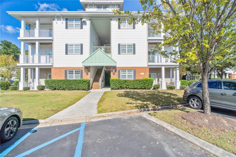 Photo 1 of 21 residential for sale in Chesapeake virginia