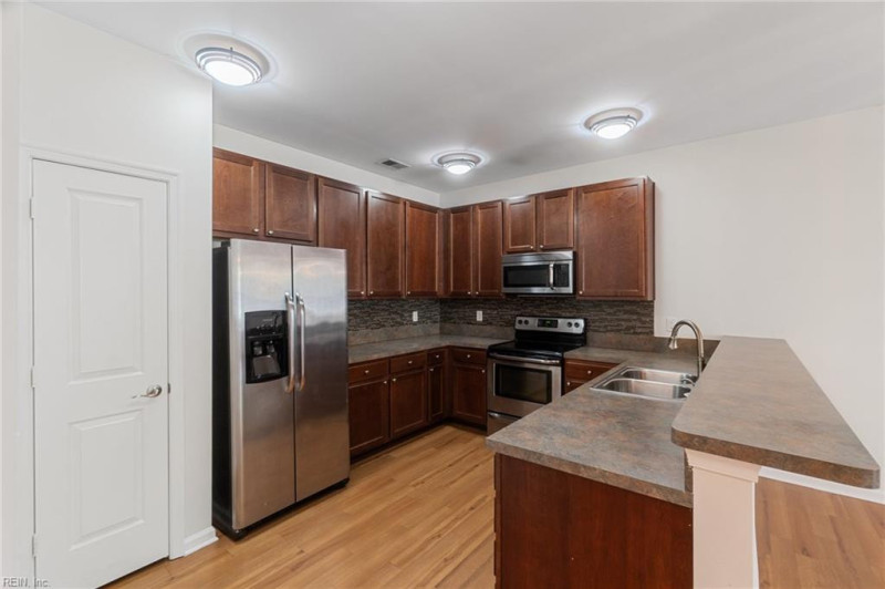 Photo 8 of 21 residential for sale in Chesapeake virginia
