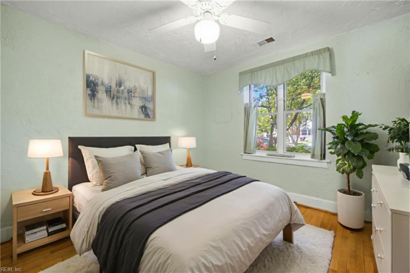 Photo 15 of 44 residential for sale in Norfolk virginia