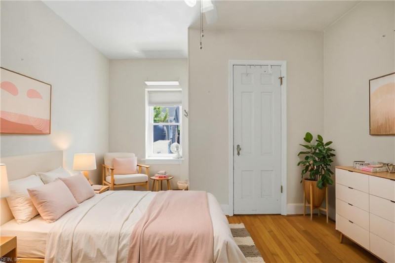 Photo 19 of 44 residential for sale in Norfolk virginia