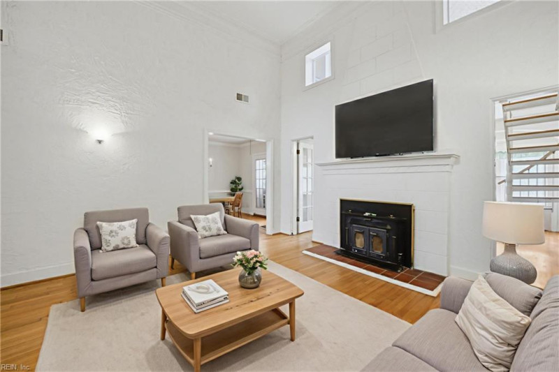 Photo 3 of 44 residential for sale in Norfolk virginia