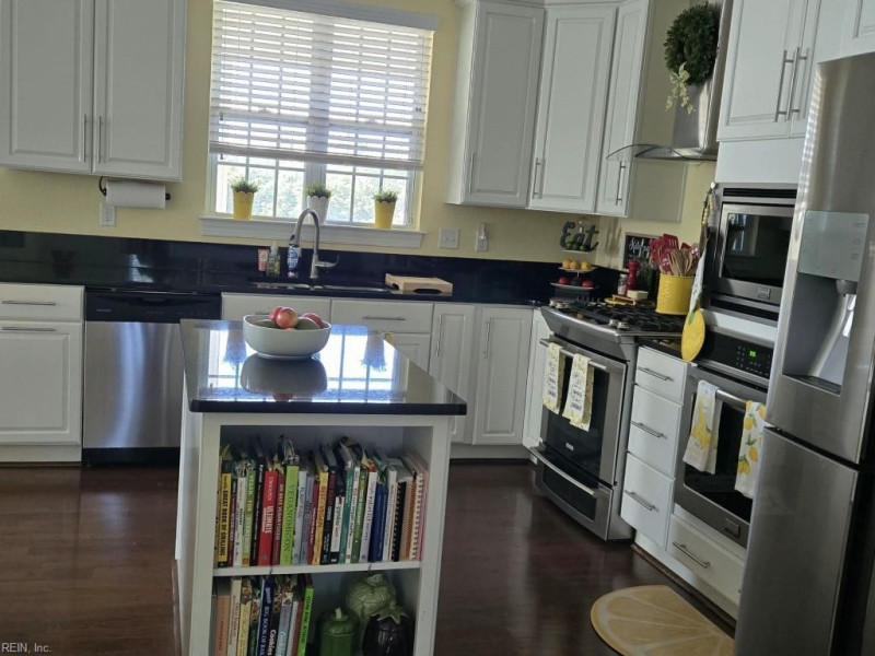 Photo 14 of 48 residential for sale in Suffolk virginia