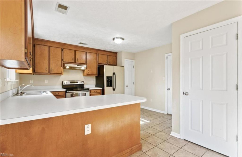 Photo 11 of 25 residential for sale in Newport News virginia
