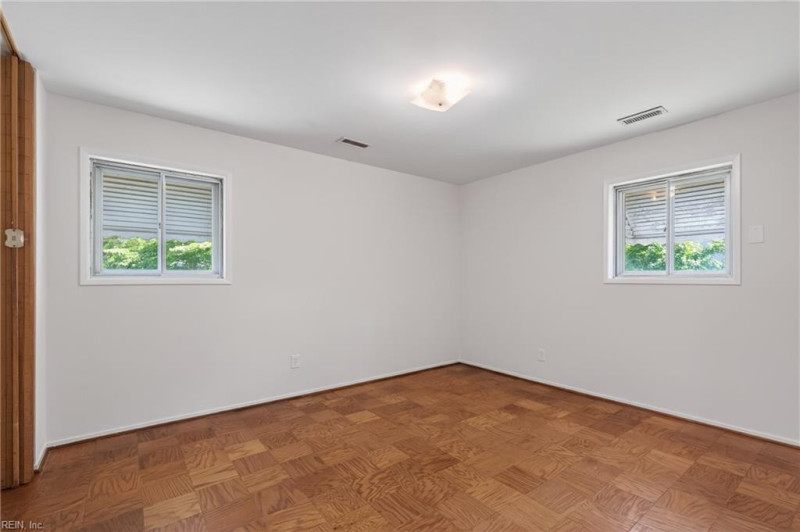 Photo 22 of 41 residential for sale in Suffolk virginia
