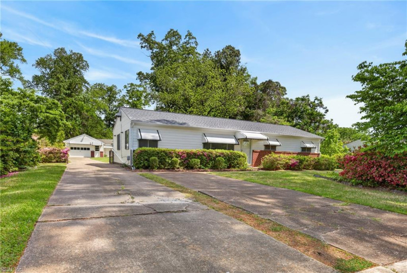 Photo 25 of 41 residential for sale in Suffolk virginia