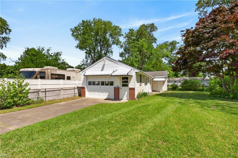 Photo 36 of 41 residential for sale in Suffolk virginia