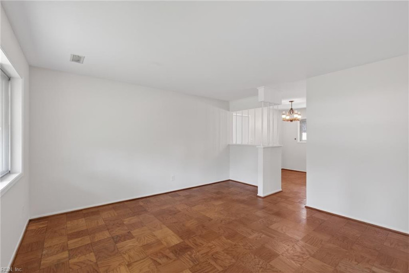 Photo 6 of 41 residential for sale in Suffolk virginia
