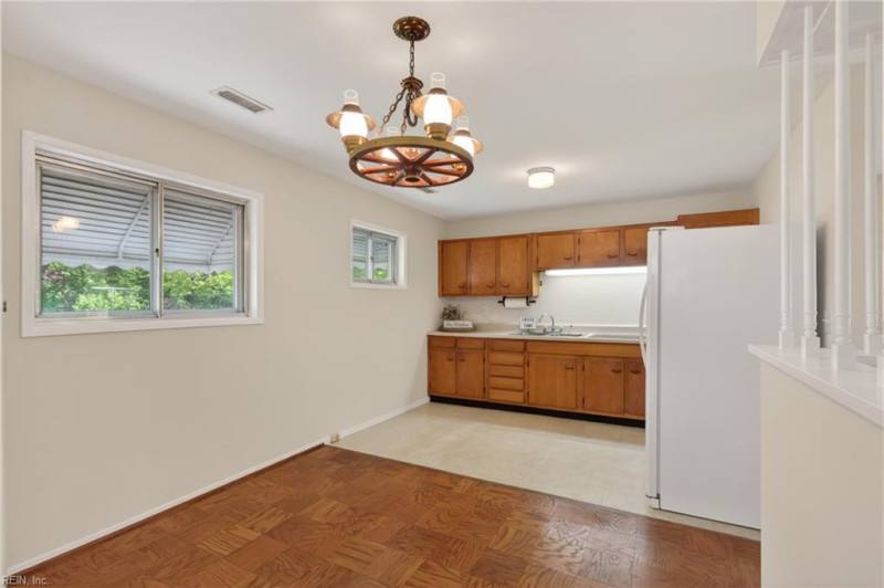Photo 8 of 41 residential for sale in Suffolk virginia
