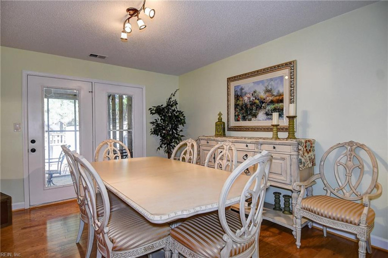 Photo 11 of 34 residential for sale in Chesapeake virginia