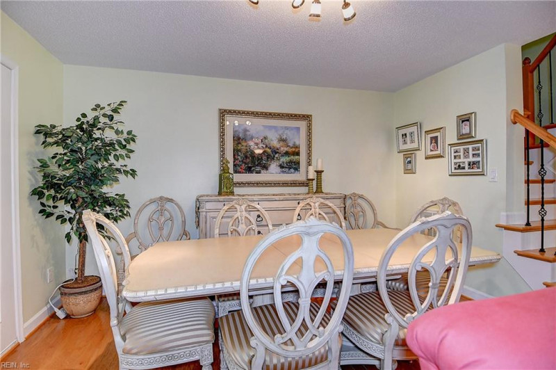 Photo 12 of 34 residential for sale in Chesapeake virginia