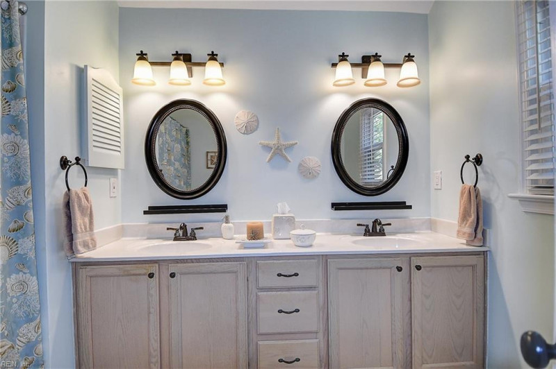Photo 15 of 34 residential for sale in Chesapeake virginia