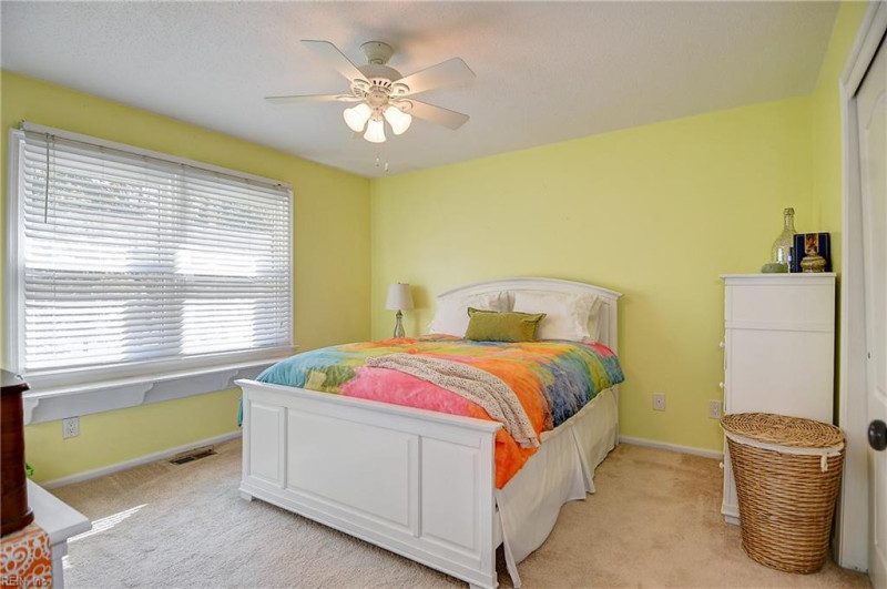 Photo 19 of 34 residential for sale in Chesapeake virginia