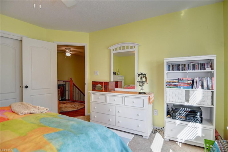 Photo 20 of 34 residential for sale in Chesapeake virginia