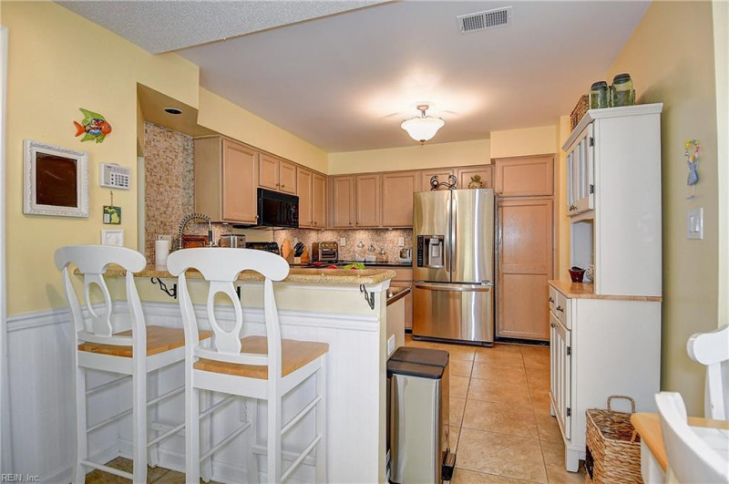 Photo 6 of 34 residential for sale in Chesapeake virginia