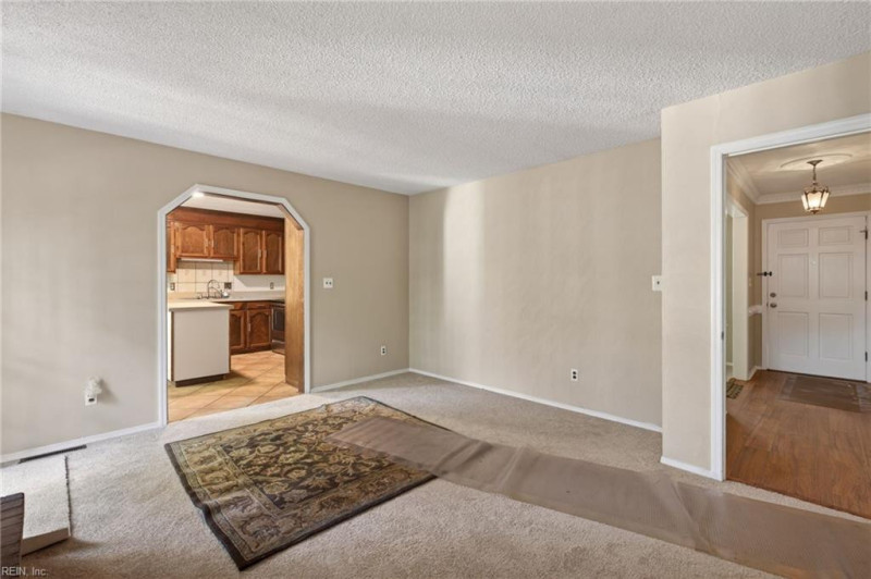 Photo 10 of 46 residential for sale in Chesapeake virginia