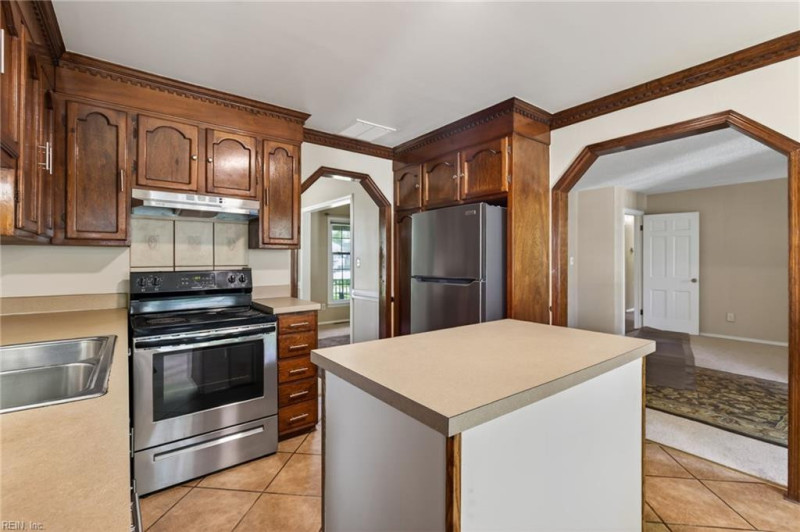 Photo 12 of 46 residential for sale in Chesapeake virginia