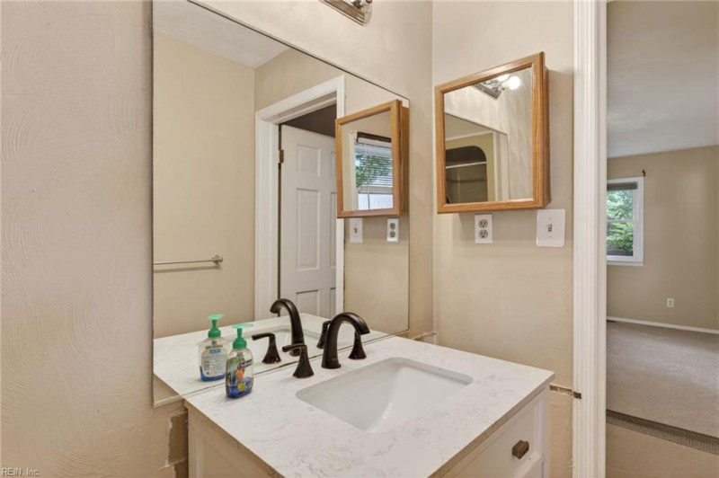 Photo 19 of 46 residential for sale in Chesapeake virginia
